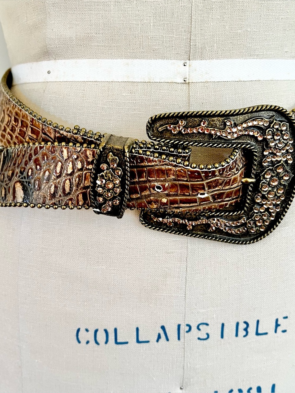 Leatherock Croc Leather Brass Buckle & Rhinestones Brown Tan Belt